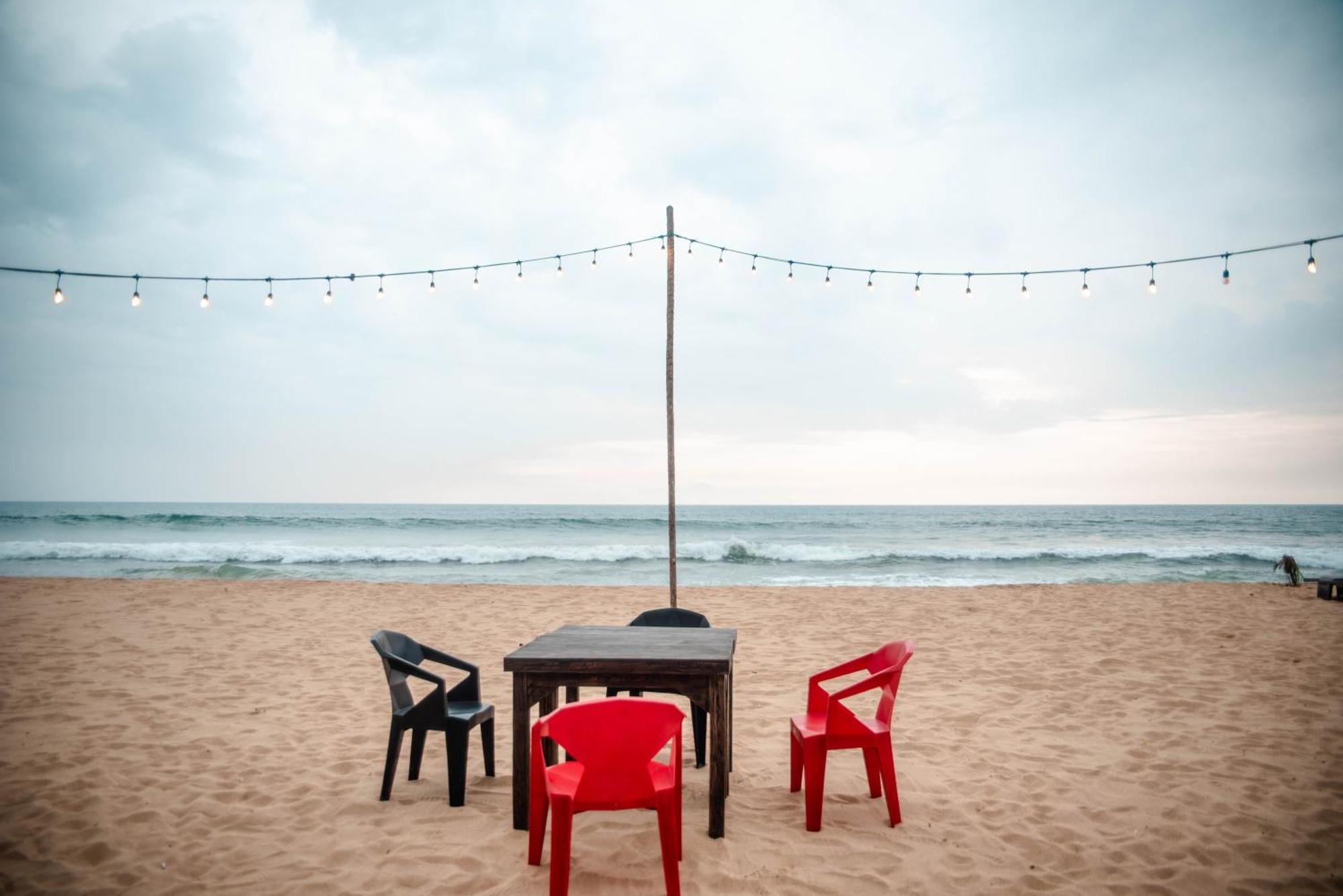 Sea Trails Bentota Hotel Exterior photo